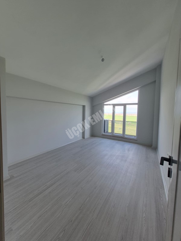 AFYON ÜÇOK EMLAKTAN ERKMEN MAH 7+1 250M² SATILIK DAİRE 