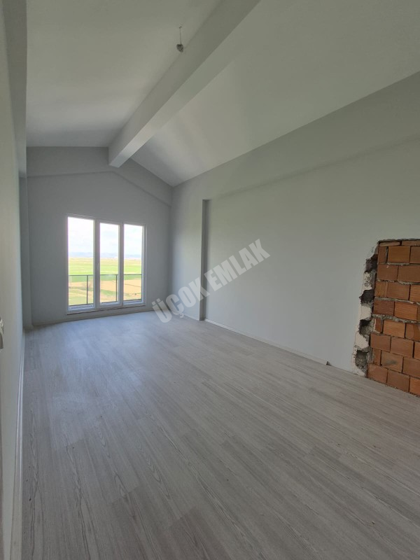 AFYON ÜÇOK EMLAKTAN ERKMEN MAH 7+1 250M² SATILIK DAİRE 