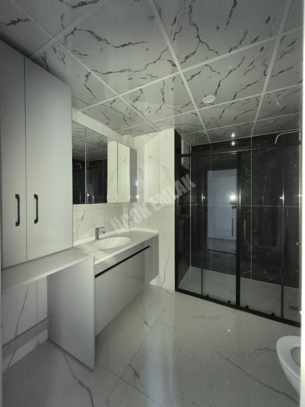AFYON ÜÇOK EMLAKTAN ERKMEN MAH 7+1 250M² SATILIK DAİRE 