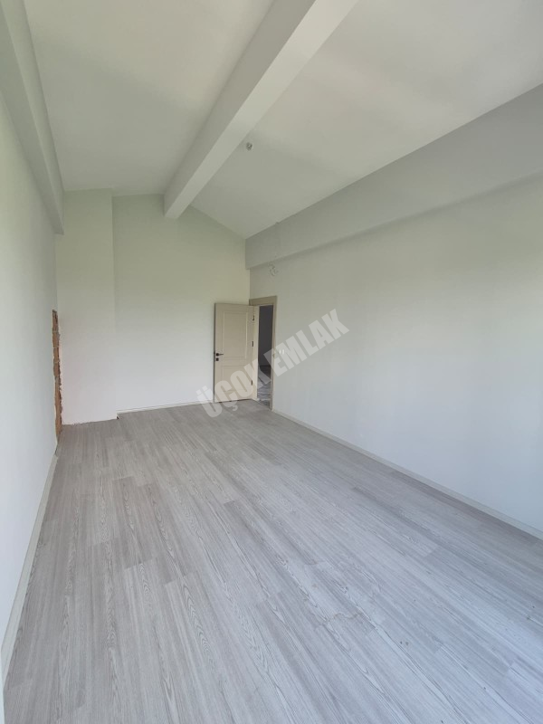 AFYON ÜÇOK EMLAKTAN ERKMEN MAH 7+1 250M² SATILIK DAİRE 