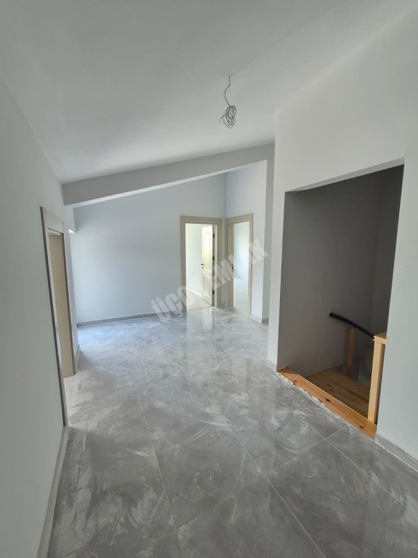AFYON ÜÇOK EMLAKTAN ERKMEN MAH 7+1 250M² SATILIK DAİRE 