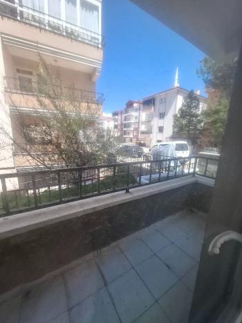 GÜVENAY - ÇORUM BAHÇELİEVLER SALİM AKAYDIN OKULU CİVARI SATILIK 3+1 DAİRE 