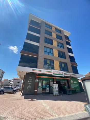 GÜVENAY - ÇORUM MAHSUNİ ŞERİF PARKI M. AKİF ERSOY CAD. SATILIK 3+1 DAİRE