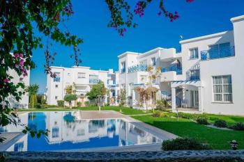KKTC Girne Alsancak Denize Yürüyüş Mesafesinde Site İçerisinde Satılık 1+1 Loft Daire