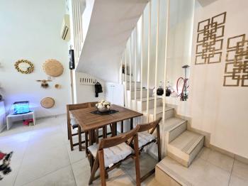KKTC Girne Alsancak Denize Yürüyüş Mesafesinde Site İçerisinde Satılık 1+1 Loft Daire