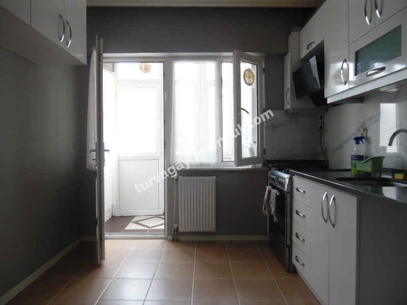 ÇORLU LİSESİNE YAKIN KİRALIK 2+1 GİRİŞ KAT DAİRE 