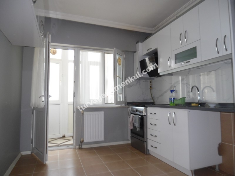 ÇORLU LİSESİNE YAKIN KİRALIK 2+1 GİRİŞ KAT DAİRE 