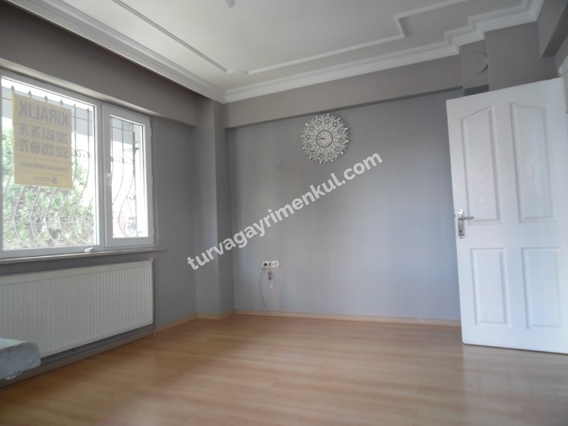 ÇORLU LİSESİNE YAKIN KİRALIK 2+1 GİRİŞ KAT DAİRE 