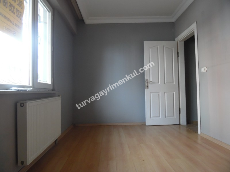 ÇORLU LİSESİNE YAKIN KİRALIK 2+1 GİRİŞ KAT DAİRE 