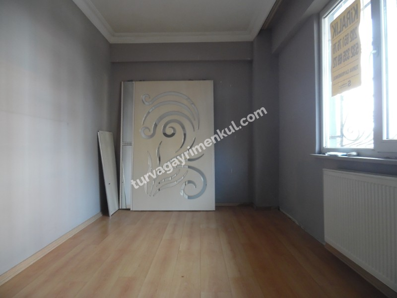 ÇORLU LİSESİNE YAKIN KİRALIK 2+1 GİRİŞ KAT DAİRE 