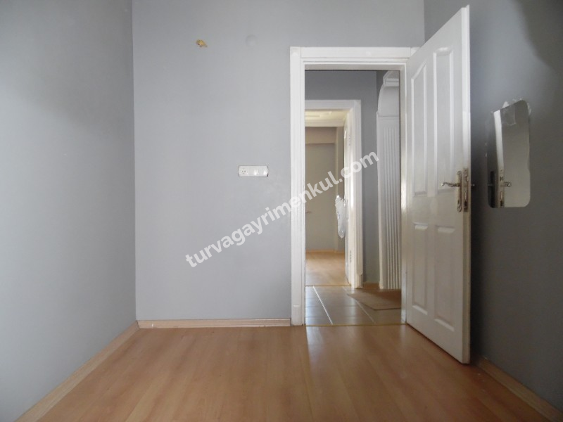 ÇORLU LİSESİNE YAKIN KİRALIK 2+1 GİRİŞ KAT DAİRE 