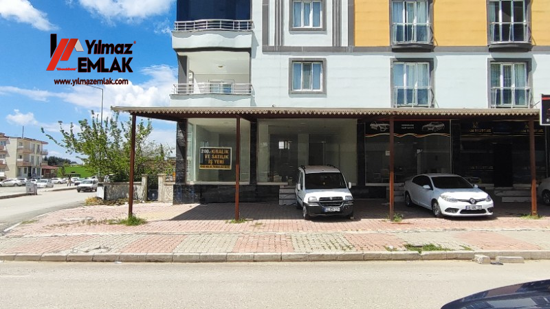 KAHTA EMNİYET MÜDÜRLÜĞÜ CADDESİNDE SATILIK 70 m² DÜKKAN