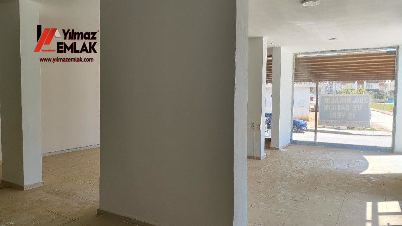 KAHTA EMNİYET MÜDÜRLÜĞÜ CADDESİNDE SATILIK 70 m² DÜKKAN