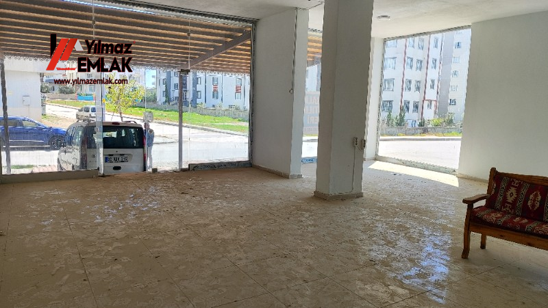 KAHTA EMNİYET MÜDÜRLÜĞÜ CADDESİNDE SATILIK 70 m² DÜKKAN