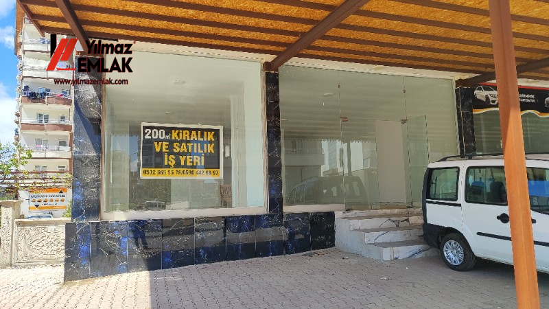 KAHTA EMNİYET MÜDÜRLÜĞÜ CADDESİNDE SATILIK 70 m² DÜKKAN