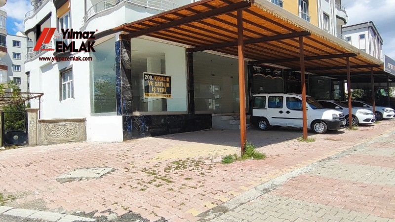 KAHTA EMNİYET MÜDÜRLÜĞÜ CADDESİNDE SATILIK 70 m² DÜKKAN