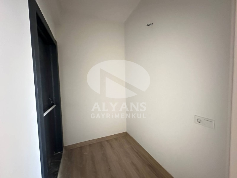 ALYANS'TAN HARİKA KONUMDA ELİT SİTE İÇERİSİNDE LÜKS GENİŞ 5+1