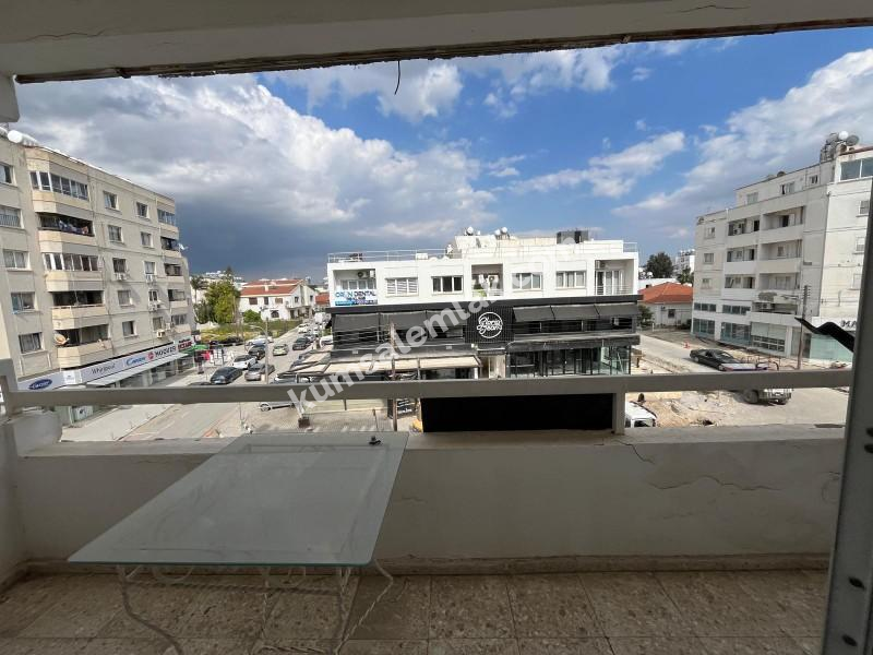 KÖŞKLÜÇİFTLİK DEREBOYU CADDE ÜZERİNDE AYLIK ÖDEMELİ KİRALIK DAİRE 