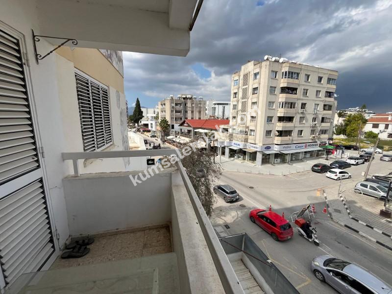 KÖŞKLÜÇİFTLİK DEREBOYU CADDE ÜZERİNDE AYLIK ÖDEMELİ KİRALIK DAİRE 