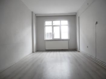 ÇORLUDA ATATÜRK BULVARI VE KİLER KAVŞAĞINA YAKIN SATILIK DAİRE 