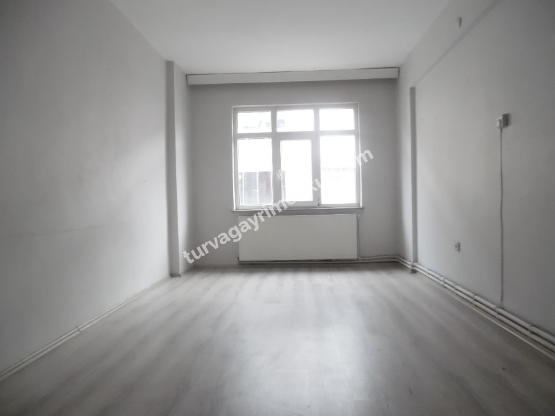 ÇORLUDA ATATÜRK BULVARI VE KİLER KAVŞAĞINA YAKIN SATILIK DAİRE 