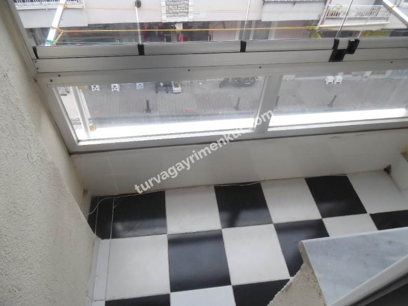 ÇORLUDA ATATÜRK BULVARI VE KİLER KAVŞAĞINA YAKIN SATILIK DAİRE 