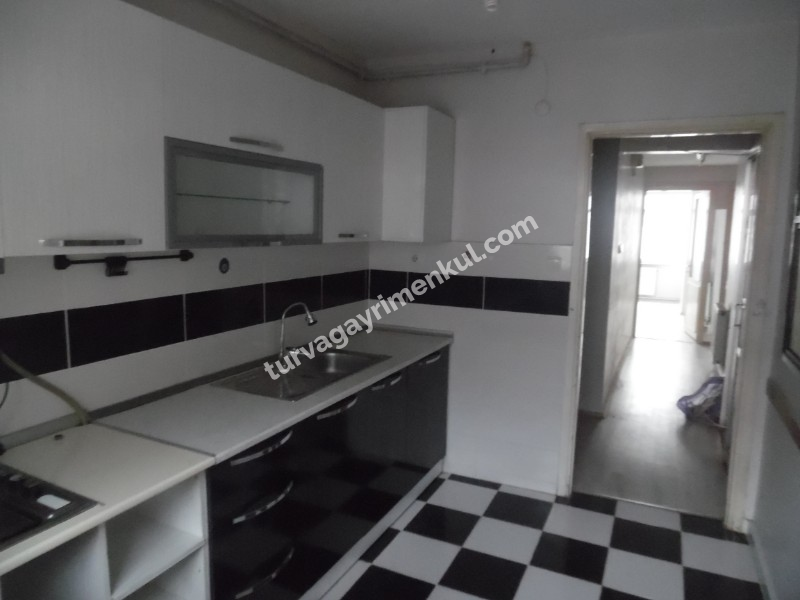 ÇORLUDA ATATÜRK BULVARI VE KİLER KAVŞAĞINA YAKIN SATILIK DAİRE 