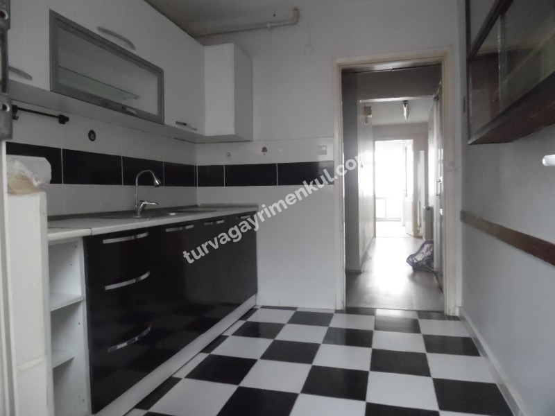 ÇORLUDA ATATÜRK BULVARI VE KİLER KAVŞAĞINA YAKIN SATILIK DAİRE 