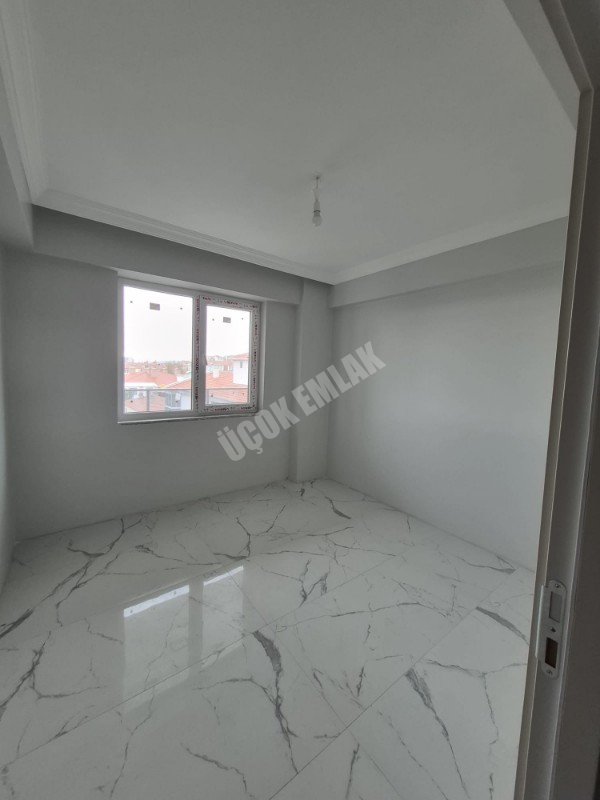 AFYON ÜÇOK EMLAKTAN HARBİŞ GAZİ MAH SATILIK SIFIR 3+1-- 2+1 DAİRELER