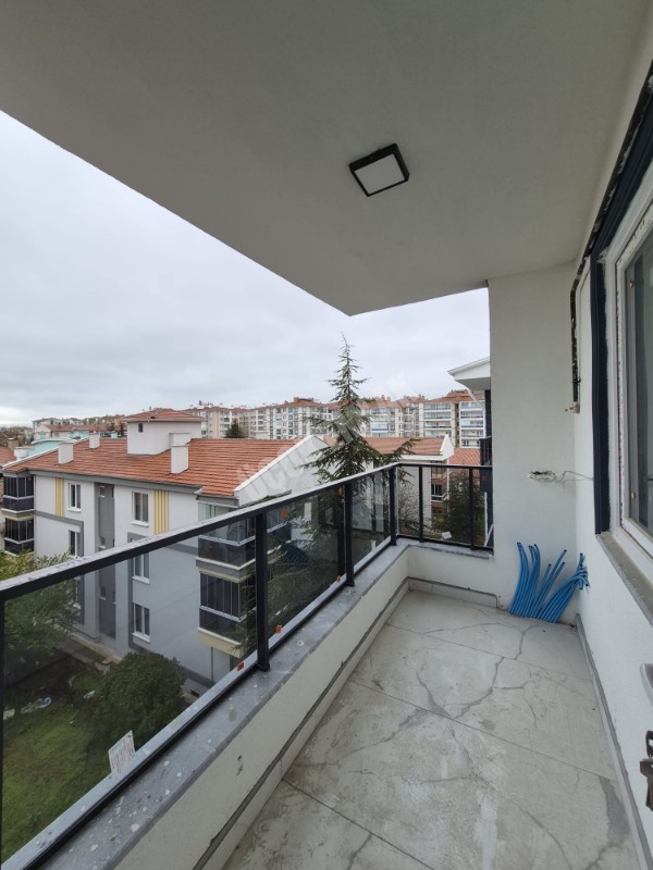 AFYON ÜÇOK EMLAKTAN HARBİŞ GAZİ MAH SATILIK SIFIR 3+1-- 2+1 DAİRELER