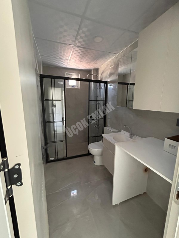 AFYON ÜÇOK EMLAKTAN MAREŞAL F ÇAKMAK MAH SATILIK SIFIR 3+1 DAİRELER 