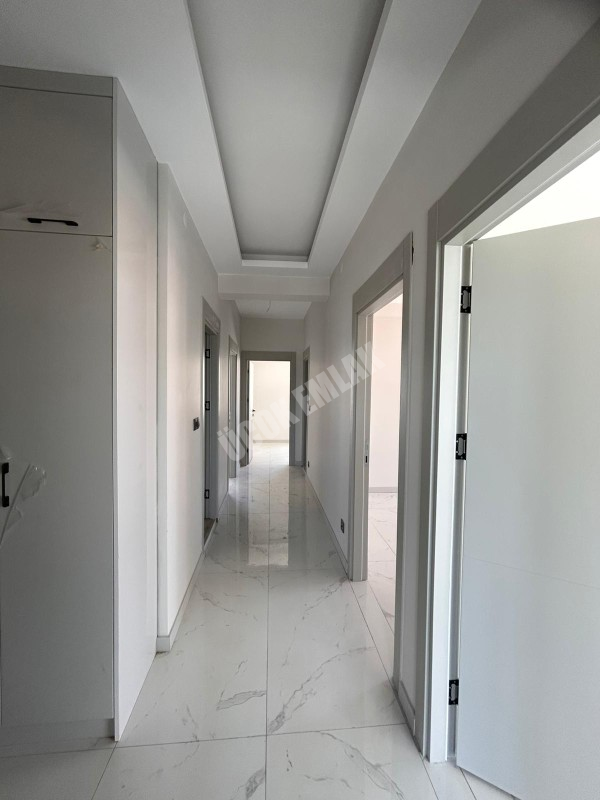 AFYON ÜÇOK EMLAKTAN MAREŞAL F ÇAKMAK MAH SATILIK SIFIR 3+1 DAİRELER 