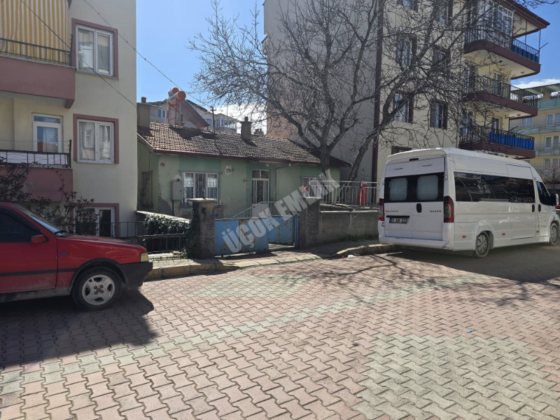 AFYON ÜÇOK EMLAKTAN ESENTEPE MAH 3+1 100M²  MÜSTAKİL EV
