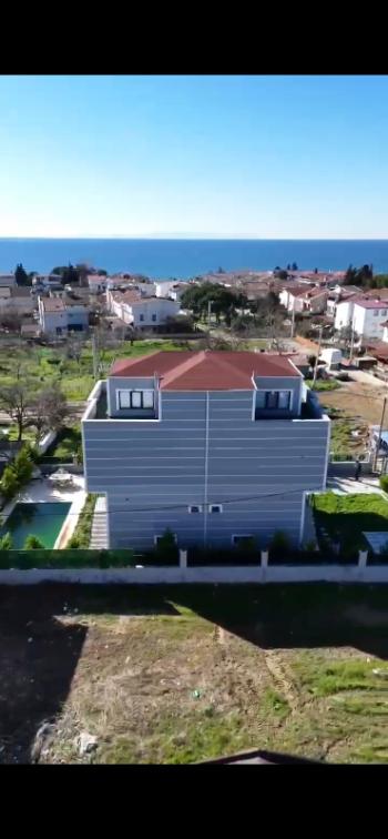 Marmara Ereğli satılık havuzlu villa