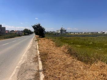ALAYKÖYDE ANAYOLU ÜZERİ SATILIK ARSALAR