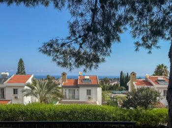 Bellapais, Girne’de, Kiralık 3+1 villa.