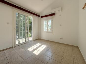 Bellapais, Girne’de, Kiralık 3+1 villa.