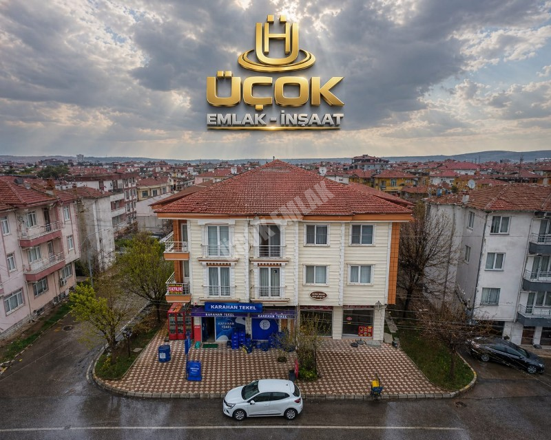 AFYON ÜÇOK EMLAKTAN KANLICA MAH 4+1 150M² EBEVEYN BANYOLU GENİŞ SATILIK DAİRE