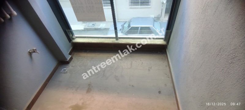 Antre Emlak'tan Satılık Bahar Mahallesinde Hastane Yanı 3+1 Doğalgazlı Asansörlü,Otoparklı Ebeveyn Banyolu Sıfır  Daire