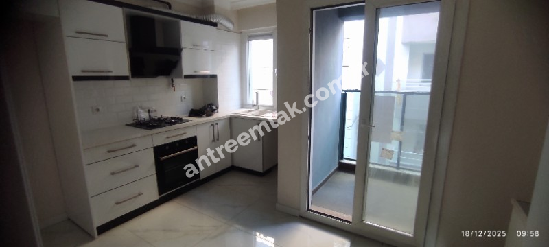 Antre Emlak'tan Satılık Bahar Mahallesinde Hastane Yanı 3+1 Doğalgazlı Asansörlü,Otoparklı Ebeveyn Banyolu Sıfır  Daire