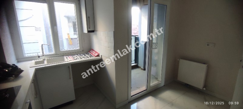 Antre Emlak'tan Satılık Bahar Mahallesinde Hastane Yanı 3+1 Doğalgazlı Asansörlü,Otoparklı Ebeveyn Banyolu Sıfır  Daire