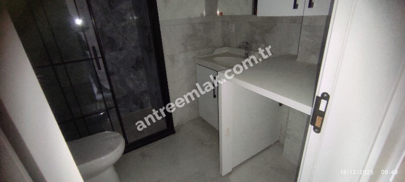 Antre Emlak'tan Satılık Bahar Mahallesinde Hastane Yanı 3+1 Doğalgazlı Asansörlü,Otoparklı Ebeveyn Banyolu Sıfır  Daire