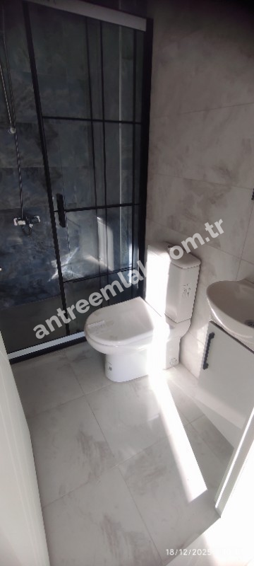 Antre Emlak'tan Satılık Bahar Mahallesinde Hastane Yanı 3+1 Doğalgazlı Asansörlü,Otoparklı Ebeveyn Banyolu Sıfır  Daire