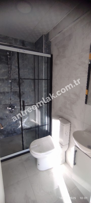 Antre Emlak'tan Satılık Bahar Mahallesinde Hastane Yanı 3+1 Doğalgazlı Asansörlü,Otoparklı Ebeveyn Banyolu Sıfır  Daire