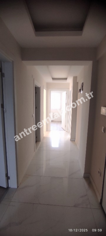 Antre Emlak'tan Satılık Bahar Mahallesinde Hastane Yanı 3+1 Doğalgazlı Asansörlü,Otoparklı Ebeveyn Banyolu Sıfır  Daire