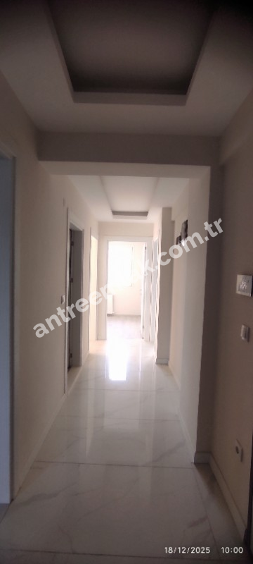 Antre Emlak'tan Satılık Bahar Mahallesinde Hastane Yanı 3+1 Doğalgazlı Asansörlü,Otoparklı Ebeveyn Banyolu Sıfır  Daire