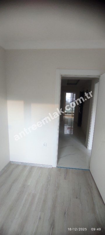 Antre Emlak'tan Satılık Bahar Mahallesinde Hastane Yanı 3+1 Doğalgazlı Asansörlü,Otoparklı Ebeveyn Banyolu Sıfır  Daire