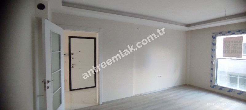 Antre Emlak'tan Satılık Bahar Mahallesinde Hastane Yanı 3+1 Doğalgazlı Asansörlü,Otoparklı Ebeveyn Banyolu Sıfır  Daire
