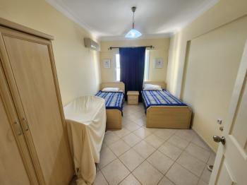 ÇAMLIK MAHALLESİ’NDE HAVUZLU SİTE İÇERİSİNDE 2+1 EŞYALI YÜKSEK ZEMİN KAT SATILIK DAİRE