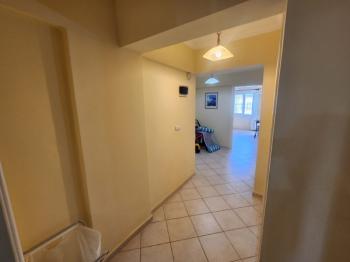 ÇAMLIK MAHALLESİ’NDE HAVUZLU SİTE İÇERİSİNDE 2+1 EŞYALI YÜKSEK ZEMİN KAT SATILIK DAİRE
